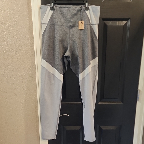 Gray and White Colorblock Leggings - Picture 1 of 3
